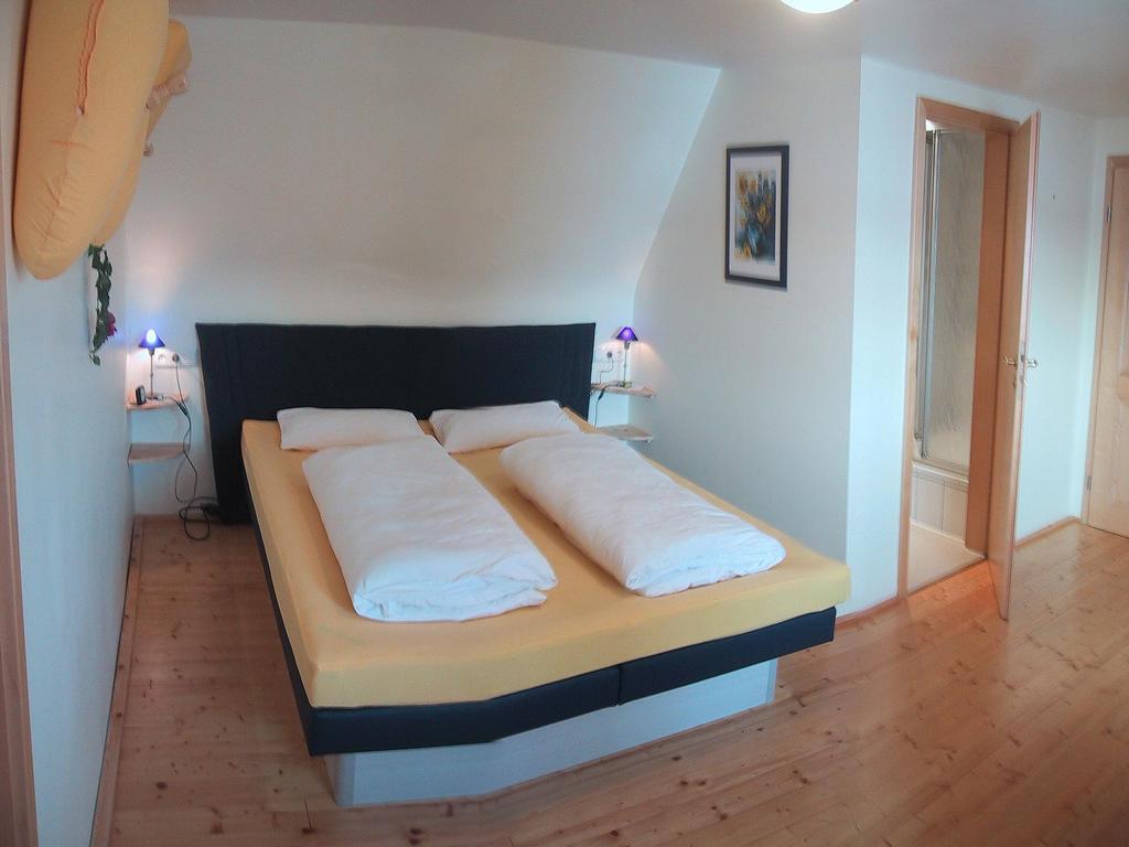 Worners Schloss Weingut & Wellness-Hotel Prichsenstadt Esterno foto