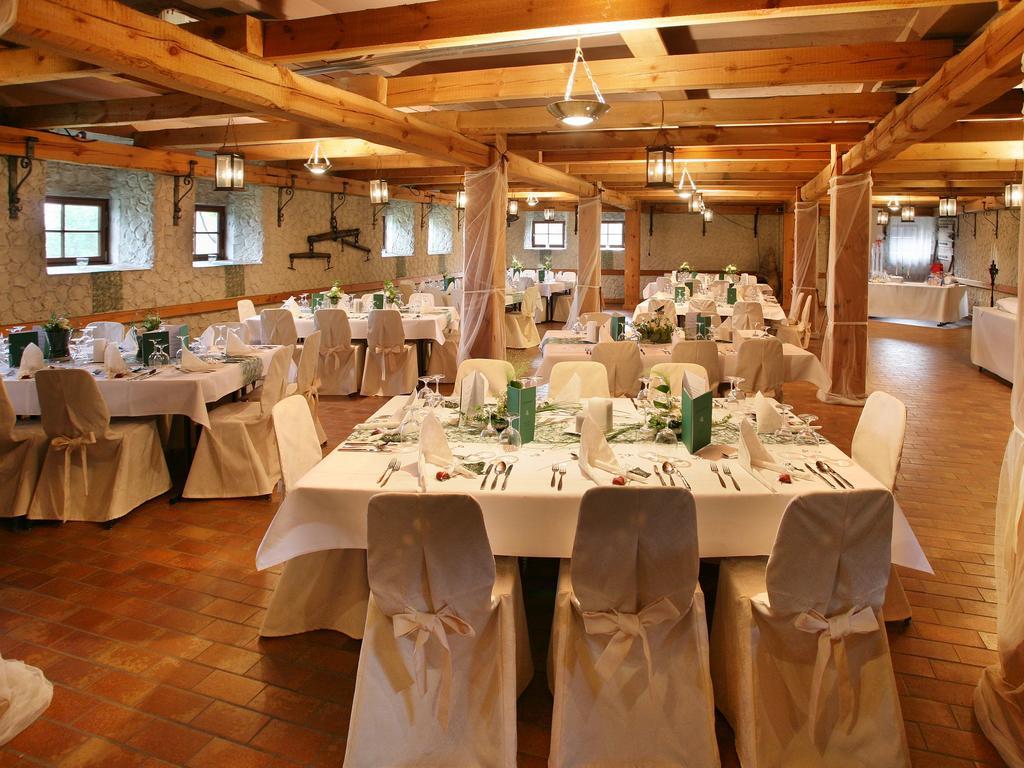 Worners Schloss Weingut & Wellness-Hotel Prichsenstadt Esterno foto