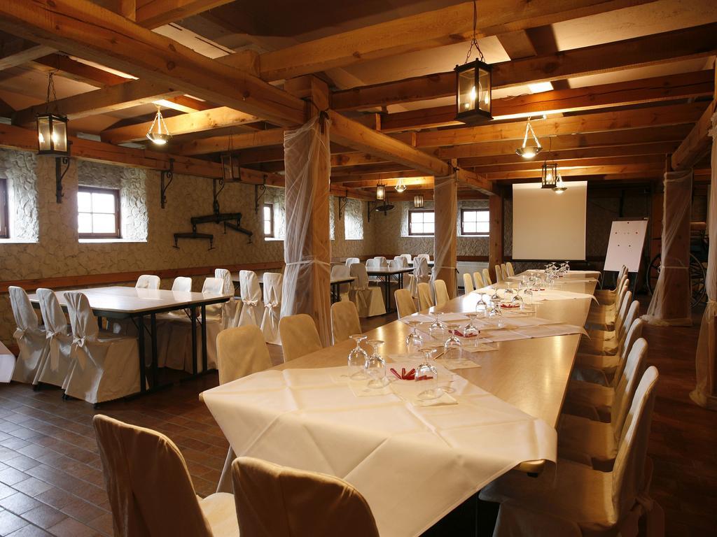 Worners Schloss Weingut & Wellness-Hotel Prichsenstadt Esterno foto
