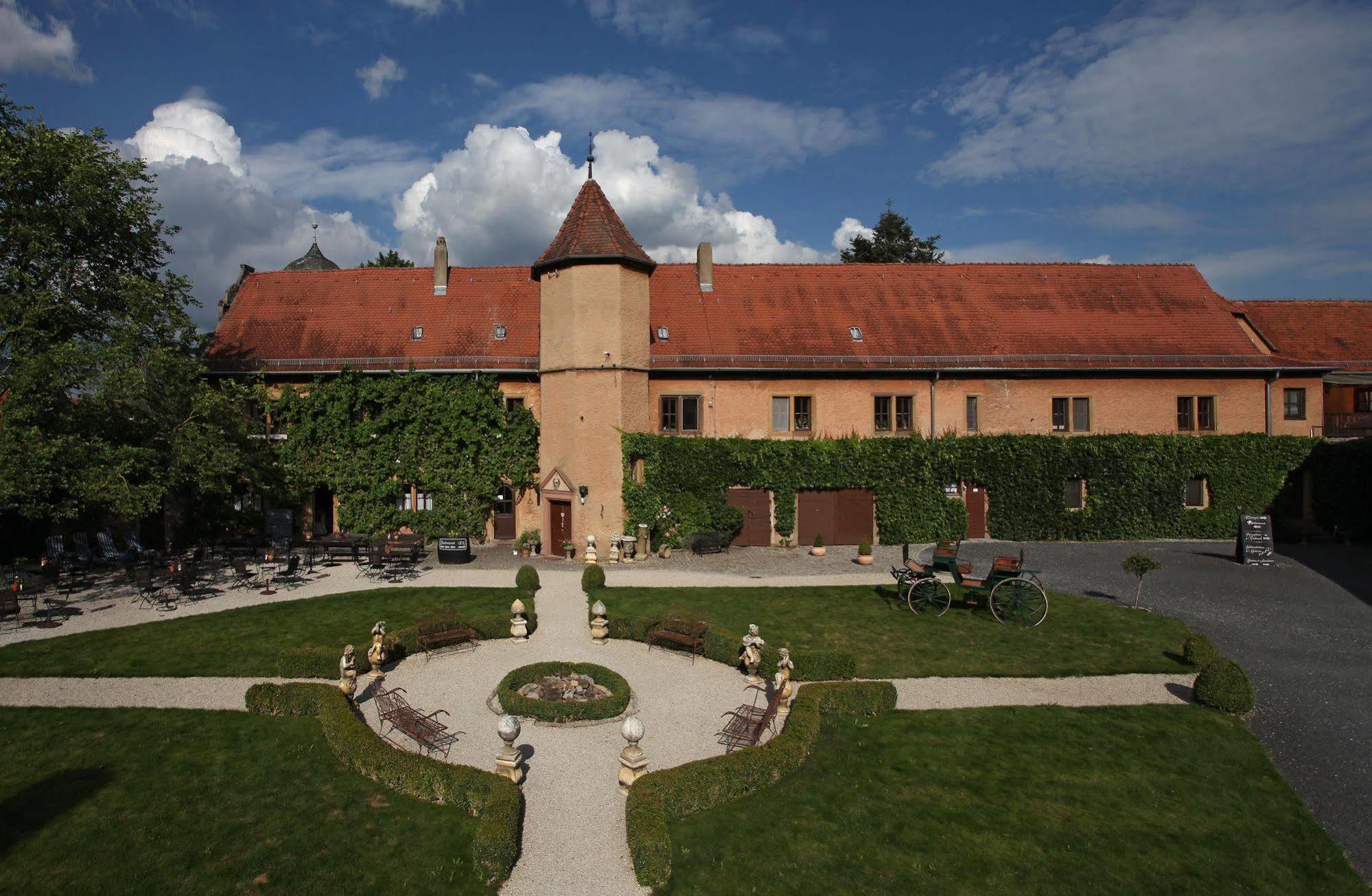 Worners Schloss Weingut & Wellness-Hotel Prichsenstadt Esterno foto