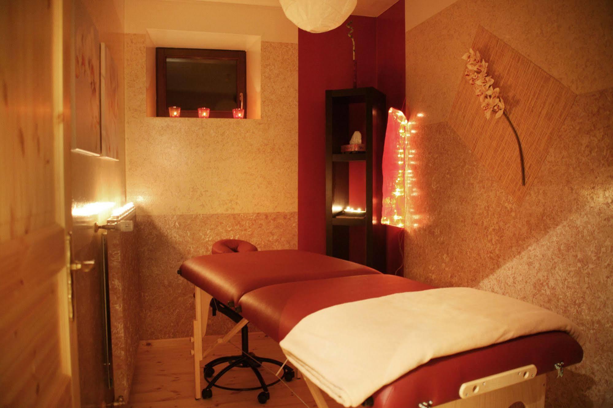 Worners Schloss Weingut & Wellness-Hotel Prichsenstadt Esterno foto