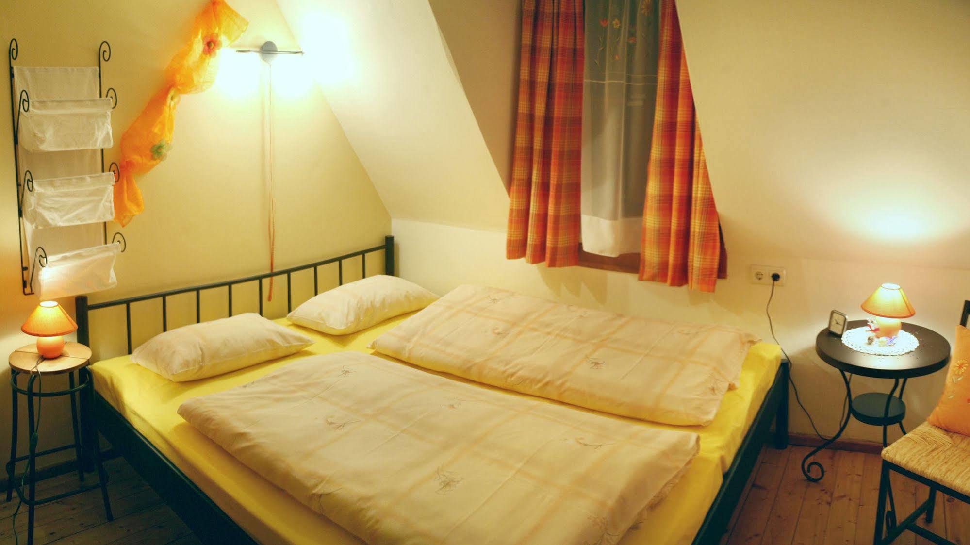 Worners Schloss Weingut & Wellness-Hotel Prichsenstadt Esterno foto