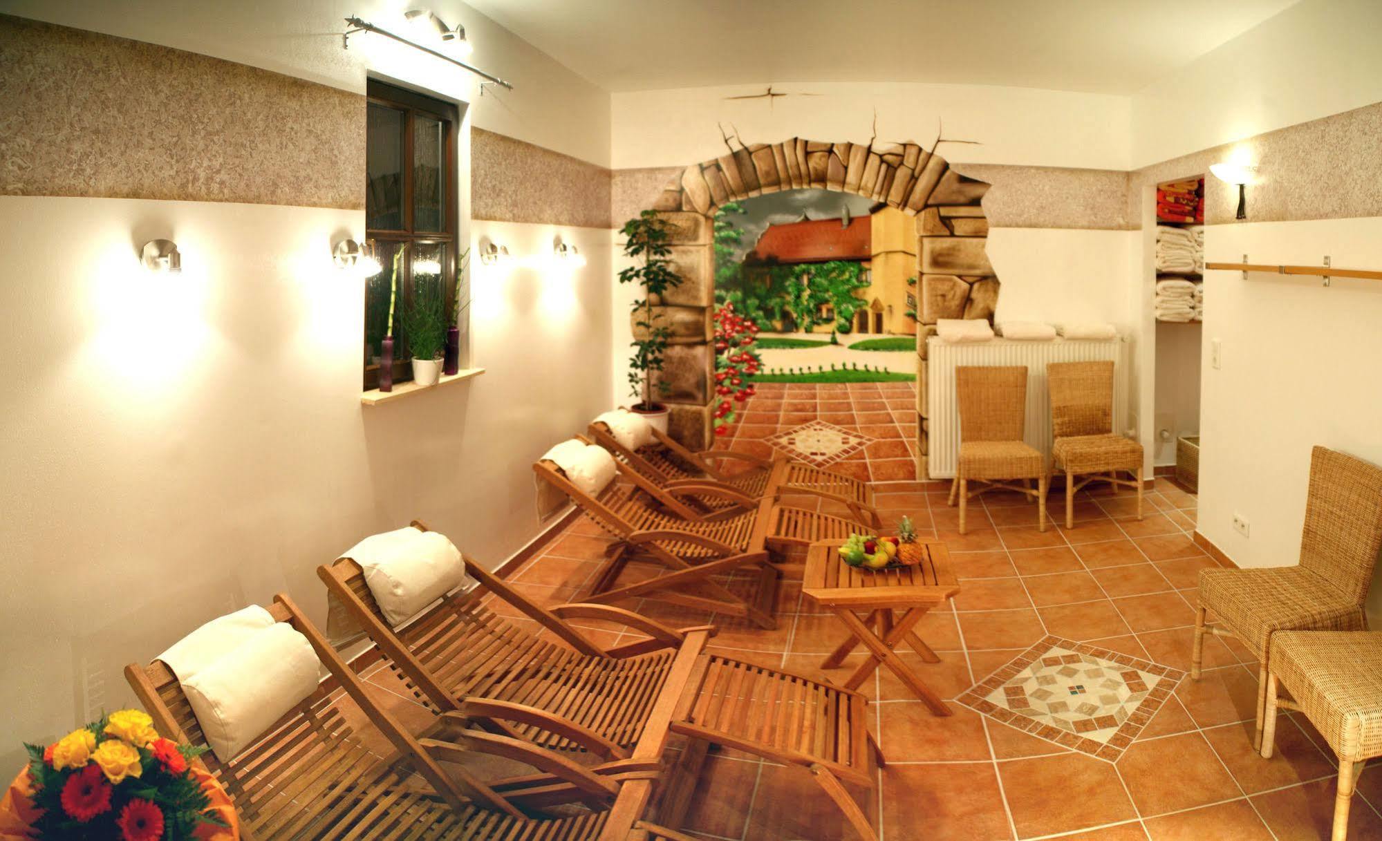 Worners Schloss Weingut & Wellness-Hotel Prichsenstadt Esterno foto